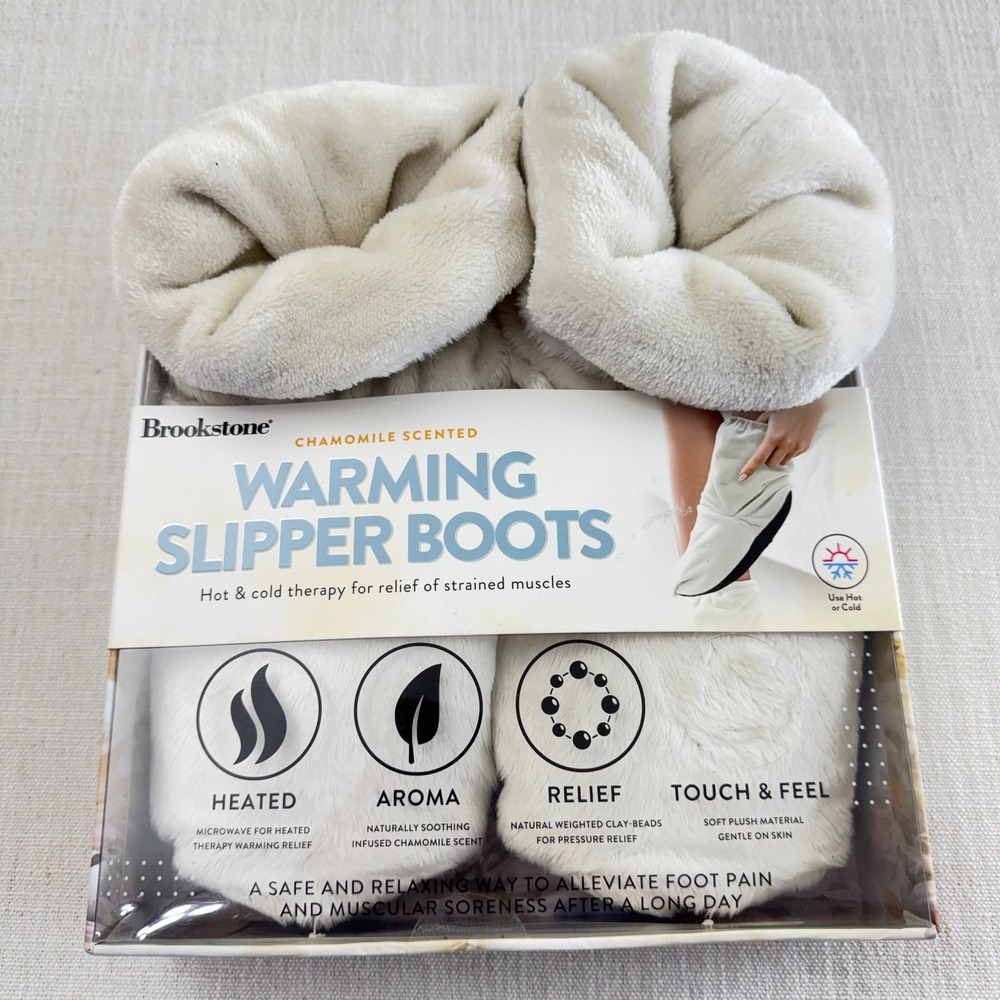 Brookstone Warming Slipper Boots‎ Chamomile Scented Hot Cold Therapy Ivory NEW